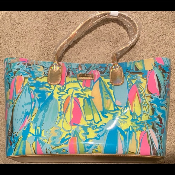 Lilly Pulitzer Handbags - Lilly Pulitzer Beach and Bae tote